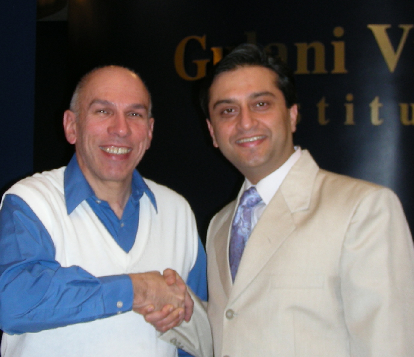 Dr.Alberto Leon Advanced Cataract Surgery Jacksonville Florida Gulani Vision Institute