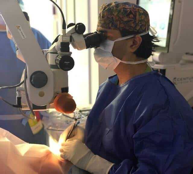 Dr. Gulani performing customized cataract surgery with precision, transforming Rene T.’s vision beyond 20/20.